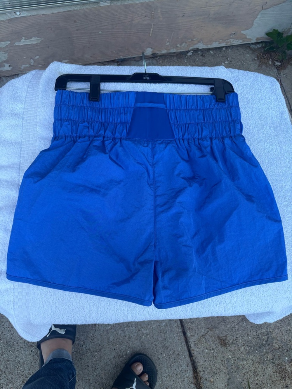 HALARA Smocked Waist Sport Shorts in Blue - Picture 3 of 8